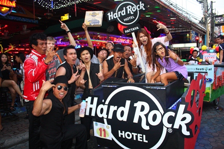 Yeah! The Hard Rock Hotel Pattaya team gives out a rebel yell at the finish line.