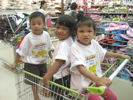 We take the Camillian kids on a Christmas shopping spree to Big C in Rayong.