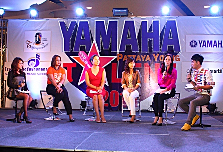 Contest organizer Alisa Phanthusak (2nd right), Darika Phanthusak (3rd left), director of Yamaha Thailand Music School, Pattaya, Jintana Wittana, music consultant for the Yamaha Music School, and Isika Songserm (2nd left) from Central Festival Pattaya Beach, announce the 5th Yamaha Pattaya Young Talent.