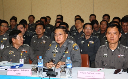 Pol. Maj. Gen Supisarn Bhakdinarinath (centre), Commander of the Crime Suppression Division is inviting tourist and foreign business owener to a brainstorming seminar on crime.