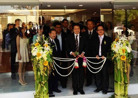 Officials cut the ribbon to officially open Samitivej Hospital’s new Occupational Medicine Center.