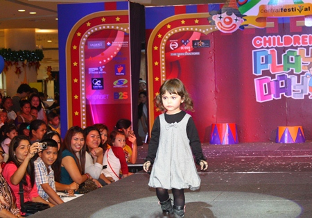 This future international model struts the latest in children’s wear during the fashion show at Central Festival Pattaya Beach.