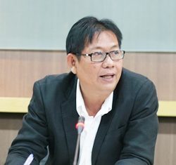 Prasit Athinnawong, director of the Bangkok Art and Cultural Center.