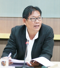 Prasit Athinnawong, director of the Bangkok Art and Cultural Center.