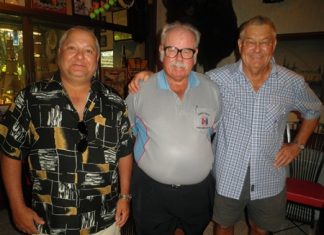 Thursday’s winners Scott Lobenwein (left) and Leif Kirkgaard (right) flank Dave Richardson.