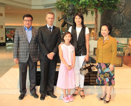 Royal Cliff Managing Director Panga Vathanakul (right) welcomes Brian Marca, CEO and Managing Director of BEC-Tero Entertainment (left) and his lovely wife & daughter (center) at the Royal Cliff Beach Hotel Lobby with Royal Cliff General Manager Christoph Voegeli (2nd from left).