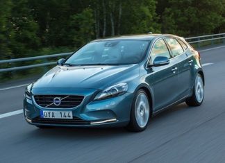 Pedestrian safe Volvo V40.