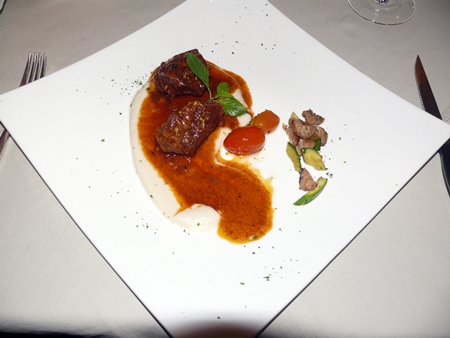 The main course was Slow-Braised veal cheeks in gremolata sauce served with cauliflower puree, wild mushrooms and zucchini.