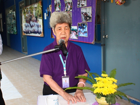 Aurora Sribuaphan, director of Pattaya Redemptorist School for the Blind, welcomes one and all to the 2013 school sports day.