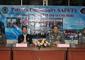 The panelists (l-r) Pol. Col. Niran Namsuwan, chief of the CSD’s subdivision 3, Mayor Itthiphol Kunplome, Pol. Maj. Gen Supisarn Bhakdinarinath, Commander of the Crime Suppression Division and Pol. Maj. Gen. Niphon Chaorenpol, Chief of Consumer Protection Police Division.