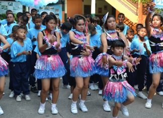 The Blue Team cheerleaders.