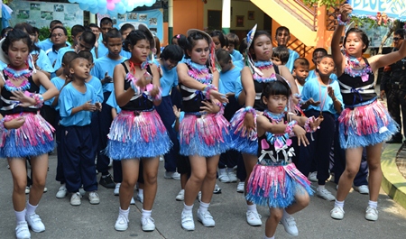 The Blue Team cheerleaders.