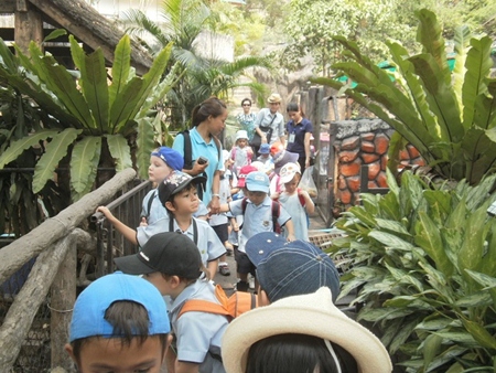 GIS students wondering who they’re about to meet at the zoo.