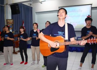 Students from Korea’s Pyeoung Taek Church perform for the students at Pattaya School No. 7.