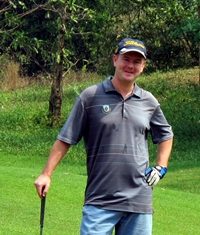 B Flight winner Andy Robinson,