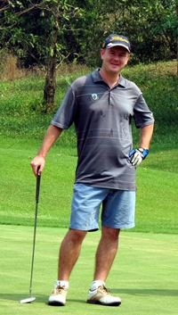 B Flight winner Andy Robinson,