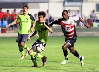 Pattaya United in action against I’Park at the Nongprue Stadium in Pattaya, Saturday, Feb. 2. (Photo courtesy Pattaya United).