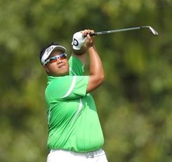 Kiradech Aphibarnrat plays an approach shot during his final round at the 14th Singha Masters golf tournament held at the Santiburi Country Club in Chiang Rai, Sunday, Feb. 3. (Photo courtesy All Thailand Golf Tour)