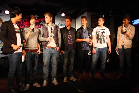 The United is performing for their music fans on Saturday