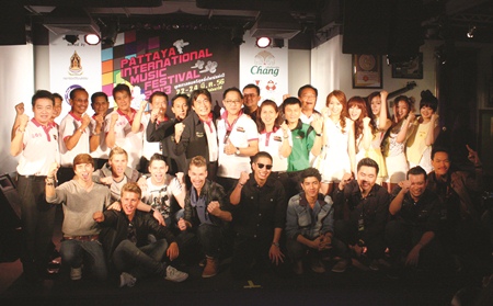 Deputy mayor Ronnakit poses for a group photograph with entertainers