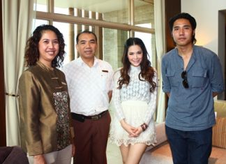 Actress and TV anchor “Bovy” Atthama Chiwanitchaphan (2nd right), together with Kittikhun Siripongpraiwan (right), TV producer of “Nee Tiew” were in town recently to film their new show. They were welcomed to the Centara Grand Mirage Beach Resort, Pattaya by Wuthisak Pichayagan (2nd left), Executive Assistant Manager - Food & Beverage and Usa Pookpant (left), Public Relations Manager.