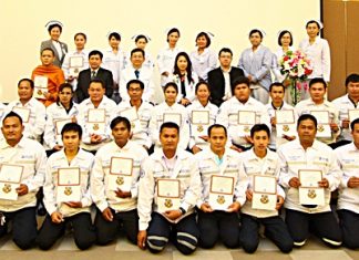 The 2nd group of graduates completed their Emergency Medical Technician - Basic (EMT-B) training course at the Bangkok Hospital Pattaya recently. They were presented with their certificates by Dr. Prayut Somprakit, CEO - Group 3 and Southern region, and Dr. Piyaporn Tippayarat, chairwoman of the training committee.