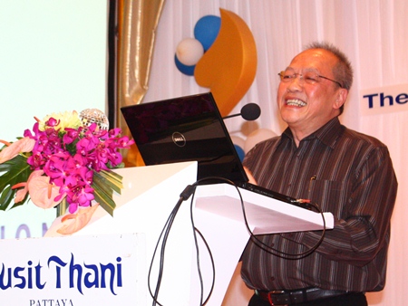 Chatchawal Supachayanont, GM of the host venue welcomes Skålleagues and guests.