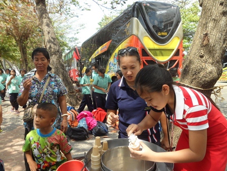 Pat Clark’s wife Kanjana and daughter Nongmai who volunteered to serve ice cream to all.
