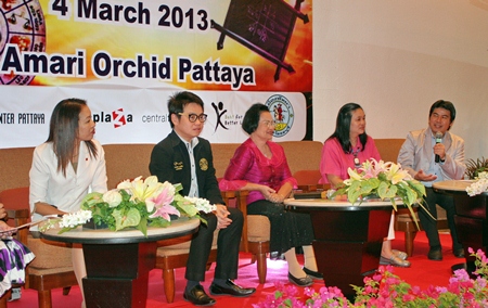 (L to R) Latiporn Thongkunna, assistant manager of Amari Orchid Hotel, Pattaya; Rattanachai Suthidechanai, Pattaya council member and president of the Pattaya Sports and Tourism Committee; Pornsuk Pengmanee, head of the Astrology institute; Theeraporn Jitnawa, manager of Central Festival Pattaya Beach; Sorn Chai-ithornvichai, assistant general manager of Central Center Pattaya, announce this year’s Astrology Week.