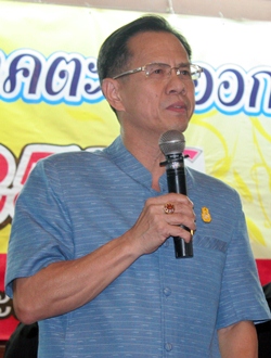 Chonburi Dep. Gov. Pongsak Preechawit welcomes representatives from all worthy media throughout the Eastern Seaboard to the annual awards presentation party.