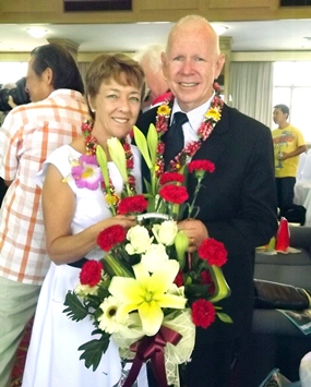The new pastors, Rhonda and Allan Ward are welcomed to Pattaya.