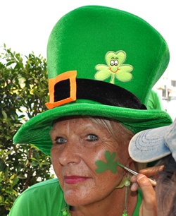 Wear whatever you like for the parade, as long as it is green.