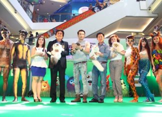 Deputy Mayor Ronakit Ekasingh (4th left) presided over the 1st Pattaya Pet Variety Show: World of Little Pets held at the Royal Garden Plaza recently. Joining him were Pannita Varnakovit (3rd left), Marketing Director for Minor International PCL; Aum Attichart Chumnanont, Somporn Naksuetrong, vice president of Royal Garden Plaza & Entertainment, and Parida Vimolpand, General Manager of the Royal Garden Plaza Ltd., along with other lovely body painted pets of many breeds.