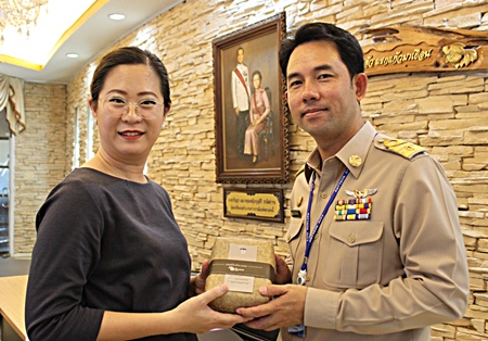 Jatuporn Phiukhao (left), Executive Assistant Manager of Holiday Inn Pattaya paid a courtesy call on Mayor Itthiphol Kunplome to wish him a Happy Songkran and to convey her gratitude for his staunch support of the travel and tourism business in Pattaya.