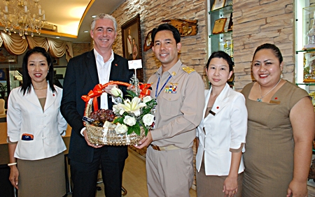 The management team of Amari Orchid Pattaya led by GM Brendan Daly (2nd left) paid a courtesy call on Pattaya Mayor Itthiphol Kunplome (3rd right) to introduce himself and also to convey hearty greetings to him on the auspicious occasion of Songkran, the Thai New Year.  With him were EAM Latiporn Tongkhunna, HRM Prangvalai Joywong and Pichchaya Nitikarn, PR manager of the hotel.