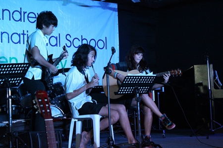 Beautiful piano solo by Gregory Gates.