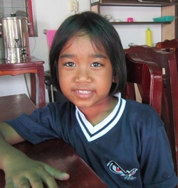 The lovely Khun New.