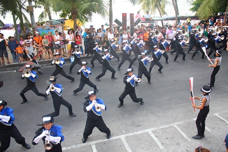 Cholrasadorn Aumrung School performs beautifully, ultimately winning the contest up in Suphanburi.