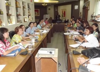 Officials meet to discuss how to not only continue, but expand the “Doctors at Home” project in Pattaya and the surrounding communities.