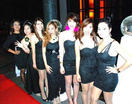 Amy and her team welcome the guests to a night of Mantra classical music.