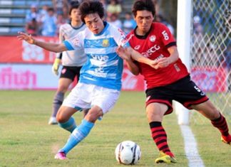 Pattaya United clash with Muang Thong United at the Nongprue Stadium in Pattaya, Saturday, April 20. (Photo/Offside/Pattaya United)