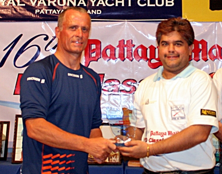 Tony Malhotra - President Skal International Pattaya & East Thailand (right).