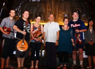 Irish folk band plays Centara Andre Brulhart (centre), GM of the Centara Grand Mirage Beach Resort Pattaya, welcomes members of the ‘A Cairde’ Irish Traditional Band who performed a charity concert at the hotel recently. (l-r) Iarla O’Donnell, Aidan O’Donnell, Shauna Mullin, Aine Aleeson, Kevin O’Donnell and Koranit Sakdanan (Asst. Fund Raising Manager of the Father Ray Foundation).