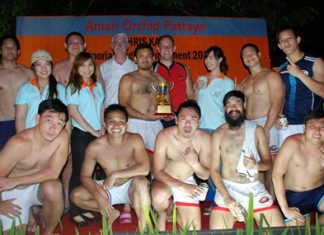 Brendan Daly (3rd left back row), GM of Amari Orchid Pattaya stands proudly with the Thai Barbarians who won the championship trophy having beaten the Thai Legends 12-7 in the recent Amari Orchid Pattaya Chris Kays Rugby Tournament 2013 held at the Horseshoe Point Resort Pattaya.