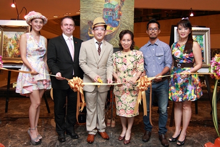 Khunying Trungjai Ittharat and Katha Chinabunchorn presided over the opening ceremony of an art exhibition titled ‘Ang-Si-La in my mind’ by Manu Chantarasorn at the Amari Watergate Bangkok recently. Part of the proceeds of this event will be donated to the Siriwattana Cheshire Foundation under the royal patronage of Her Majesty the Queen. (l-r) Thichacha Boonruangkao, Pierre Andre Pelletier, the hotel’s General Manager, Katha Chinabunchorn, Khunying Trungjai Ittharat, Manu Chantarasorn and Nichaya Chaivisuth, Hotel’s Director of Communications and PR.