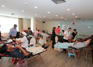 To mark the 120th anniversary of the Thai Red Cross Society and to celebrate His Majesty the King’s 86th birthday this year, staff and management of the Dusit Thani Pattaya joined in the national program to encourage all Thais to donate blood to the society’s blood bank.