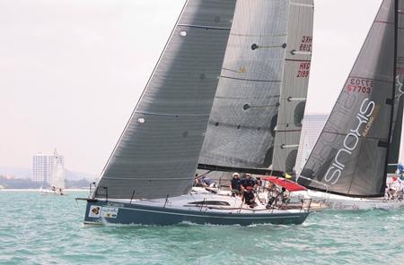  Foxy Lady leading off the line on Day 3 of the 2013 Top of the Gulf Regatta