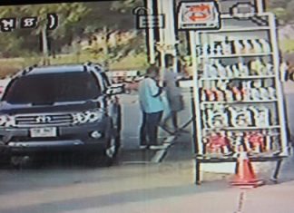 Police are searching for the owner of this Toyota Fortuner for driving off without paying for his petrol.