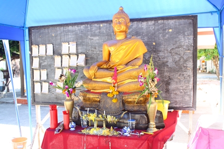 Pattaya area Buddhists afflicted with leg problems are finding solace in an unusual four-legged Lord Buddha statue at Bunyakanchanaram Temple.