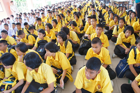 Students at Pattaya School No. 11 are being encouraged to read 16 books this coming school year.